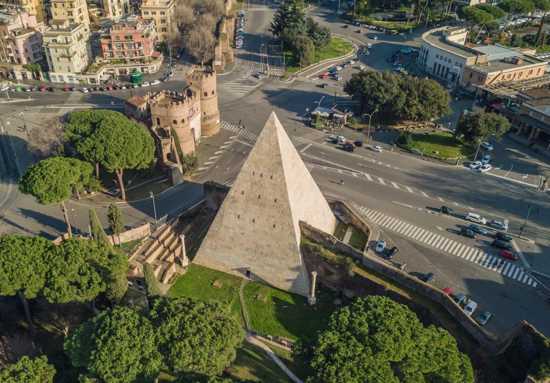 Piramide Deluxe Apartment Rom Eksteriør billede